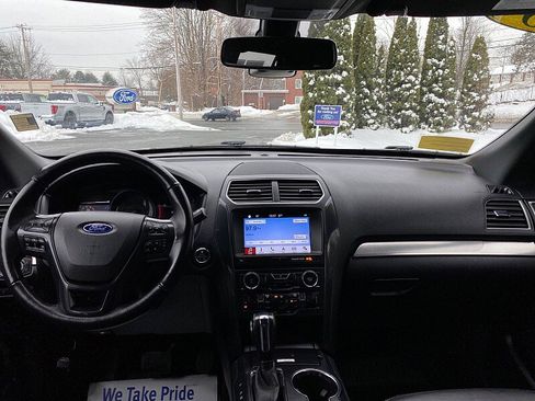 Certified 2018 Ford Explorer XLT w/ Equipment Group 202A image 21