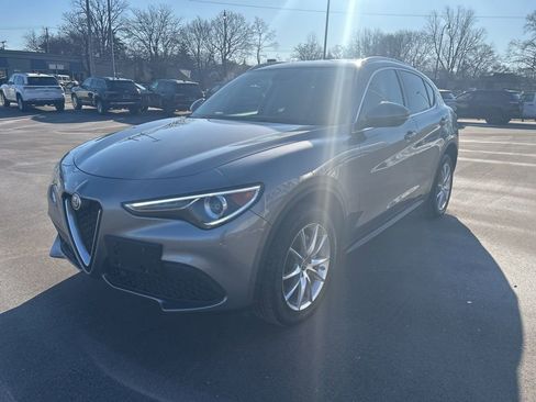 Used 2018 Alfa Romeo Stelvio Ti image 1