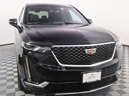 New 2025 Cadillac XT6 Luxury image 9