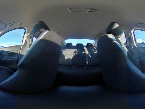 Used 2025 Nissan Versa SV image 37