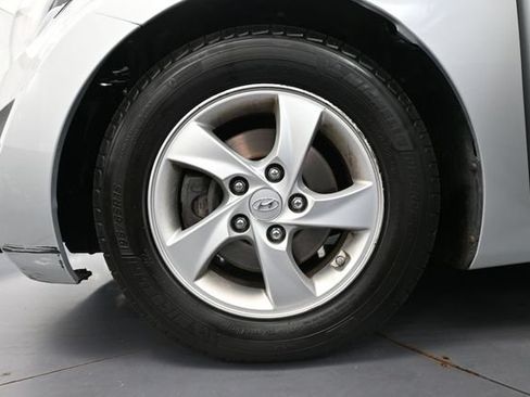 Used 2014 Hyundai Elantra SE FWD image 15