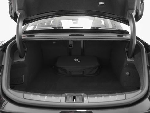 Used 2023 Porsche Taycan image 17