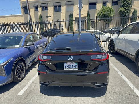 Used 2022 Honda Civic Sport image 4