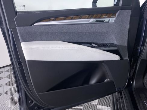 New 2025 Cadillac Escalade Sport Platinum image 12