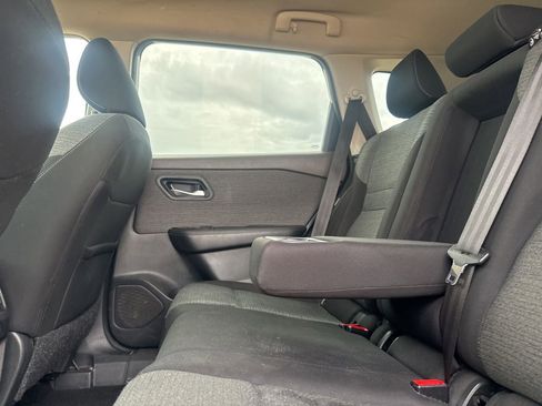 Certified 2023 Nissan Rogue SV FWD image 34
