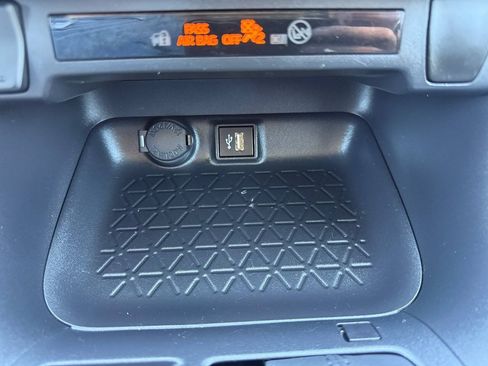 Used 2025 Toyota RAV4 LE AWD/4WD image 40