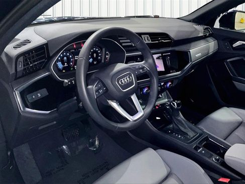 Used 2025 Audi Q3 2.0T Premium w/ Convenience Package image 17