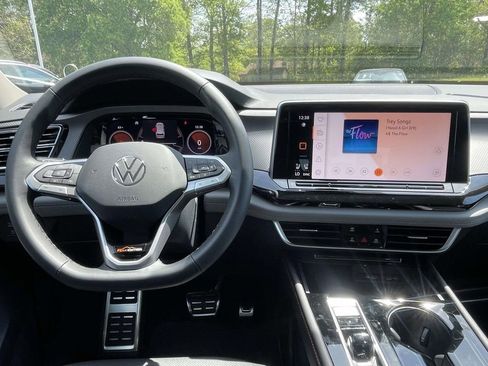 New 2026 Volkswagen Atlas Peak Edition AWD/4WD image 14