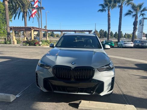 Used 2024 BMW X5 sDrive40i w/ M Sport Package RWD image 2