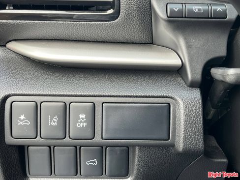 Used 2024 Mitsubishi Eclipse Cross AWD image 33