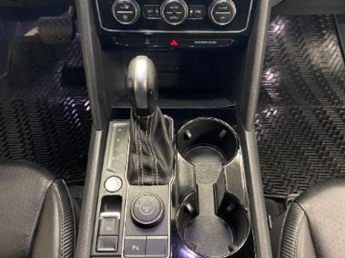 Used 2023 Volkswagen Atlas Cross Sport SE AWD/4WD image 20
