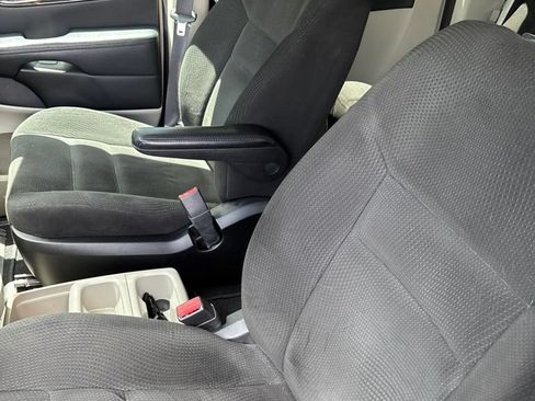 Used 2015 Dodge Grand Caravan SE w/ Quick Order Package 29E SE FWD image 8