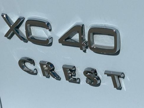 New 2026 Volvo XC40 B5 Plus w/ Protection Package Premier AWD/4WD image 10