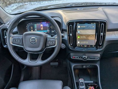 Used 2025 Volvo XC40 B5 Plus w/ Protection Package Premier image 16