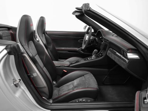 Used 2015 Porsche 911 Carrera GTS image 25