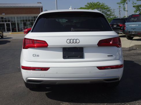 Used 2019 Audi Q5 2.0T Premium Plus w/ Premium Plus Package AWD/4WD image 4