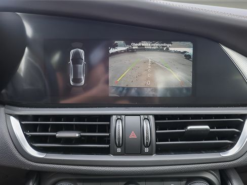 New 2025 Alfa Romeo Giulia w/ Driving Assist Package RWD image 15