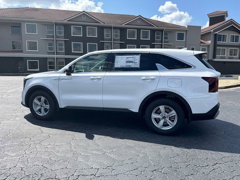 New 2026 Kia Sorento LX FWD image 6