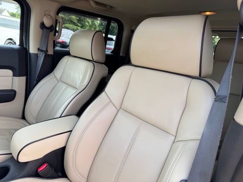 Used 2009 HUMMER H3 Luxury AWD/4WD image 16