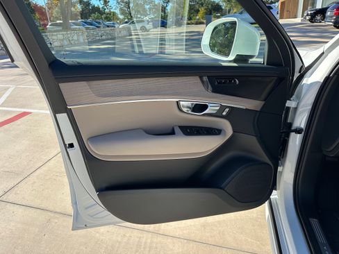 Used 2026 Volvo XC90 B6 Ultra w/ Protection Package Premier AWD/4WD image 19