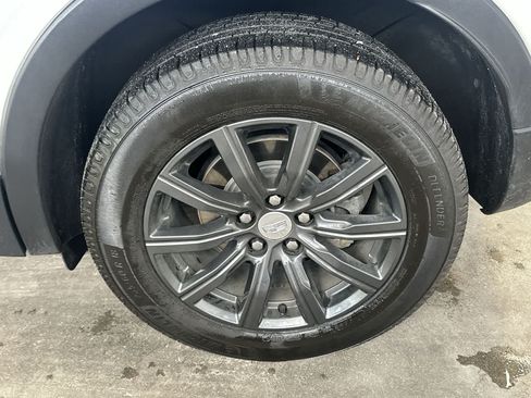 Used 2020 Cadillac XT4 Premium Luxury FWD image 11