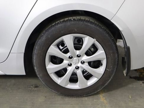 Used 2025 Toyota Corolla LE FWD image 36
