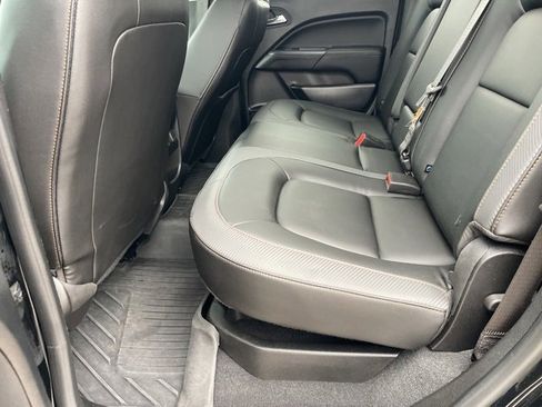 Used 2022 GMC Canyon AT4 image 17