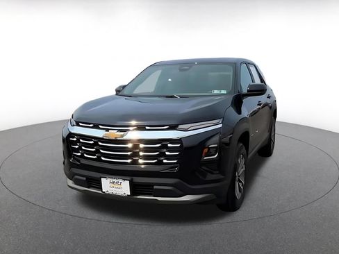 Used 2025 Chevrolet Equinox LT FWD image 4