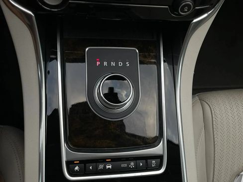 Used 2016 Jaguar XF Prestige RWD image 19