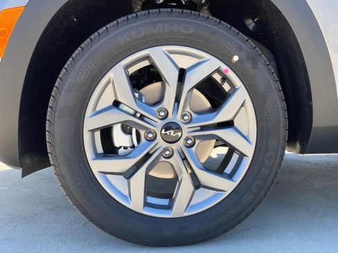 New 2026 Kia Seltos LX image 10