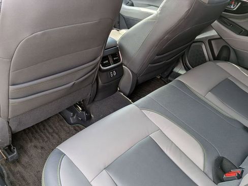 Used 2025 Subaru Outback Onyx Edition image 25