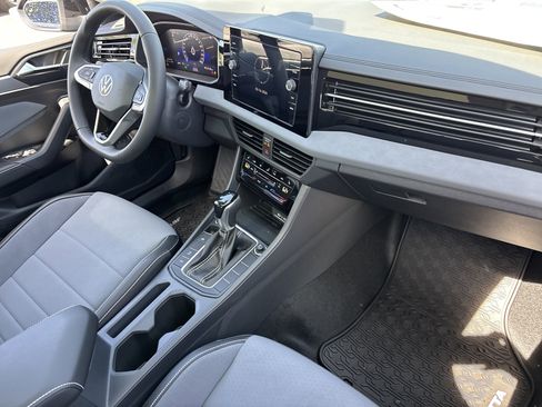 New 2026 Volkswagen Jetta SE image 9