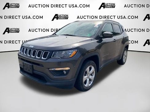 Used 2019 Jeep Compass Latitude w/ Cold Weather Group image 1