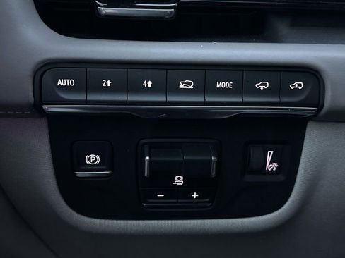 Used 2021 Cadillac Escalade ESV Sport Platinum image 24