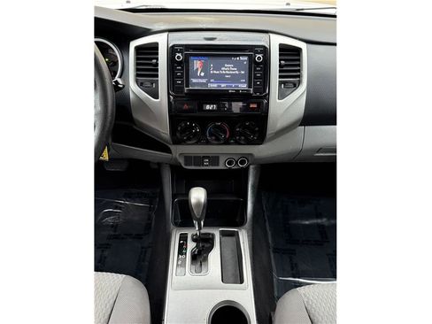 Used 2014 Toyota Tacoma PreRunner image 10
