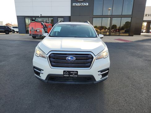 Used 2019 Subaru Ascent Premium image 2