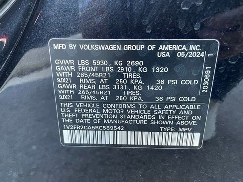 Used 2024 Volkswagen Atlas SEL Premium R-Line image 36