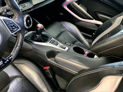 Used 2016 Chevrolet Camaro SS RWD image 5