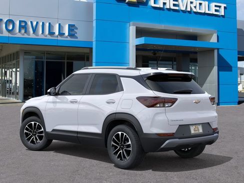 New 2026 Chevrolet TrailBlazer LT w/ LT Cold Weather Package FWD image 3