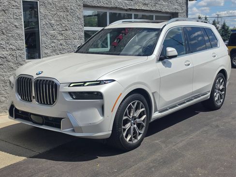 Used 2023 BMW X7 xDrive40i w/ Executive Package AWD/4WD image 1