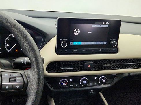 Used 2025 Honda HR-V LX image 17