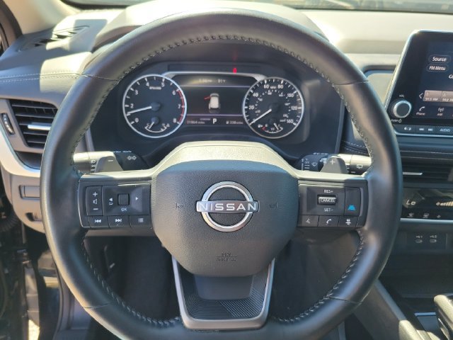 Used 2025 Nissan Rogue SV FWD image 14
