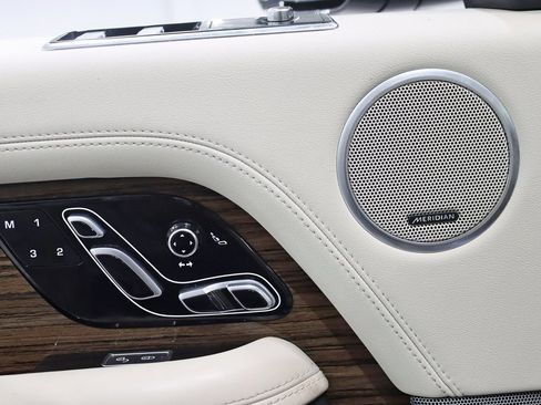 Used 2018 Land Rover Range Rover Long Wheelbase Supercharged image 34