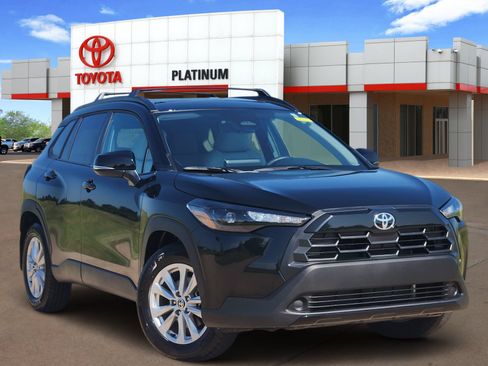 Used 2026 Toyota Corolla Cross LE w/ Moonroof Package FWD image 1