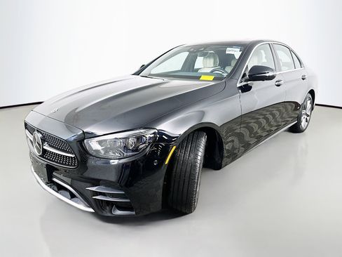 Used 2023 Mercedes-Benz E 450 4MATIC Sedan image 3