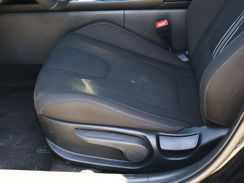 Used 2025 Hyundai Elantra SEL FWD image 14