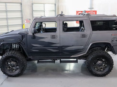 Used 2003 HUMMER H2 w/ Preferred Equipment Group AWD/4WD image 30
