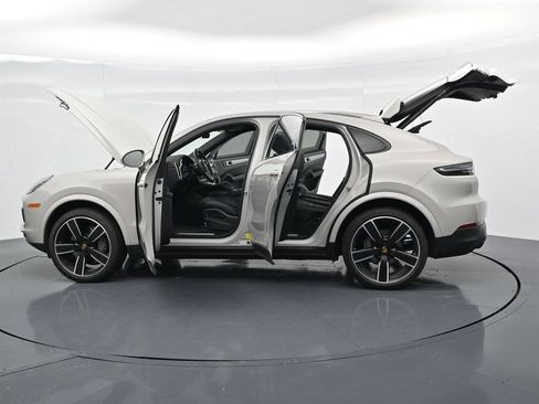 Certified 2023 Porsche Cayenne S Platinum AWD/4WD image 28