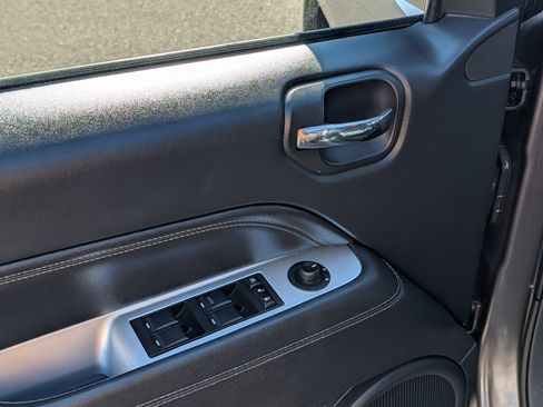 Used 2017 Jeep Compass Latitude image 20