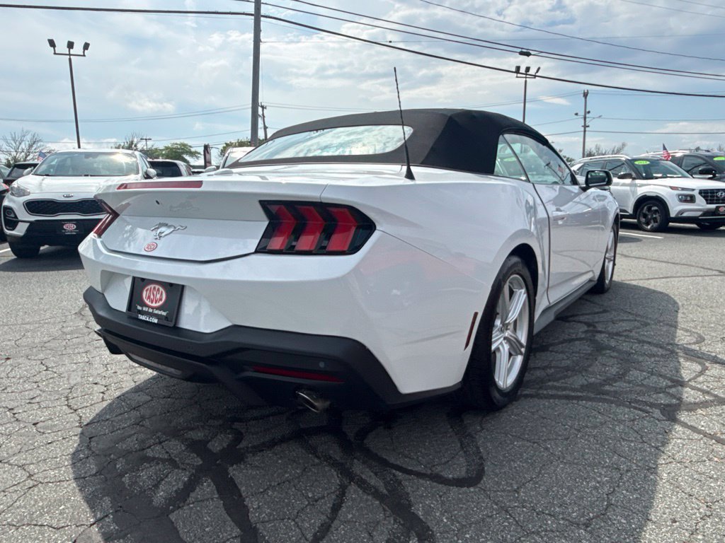 Used 2026 Ford Mustang Premium RWD image 5